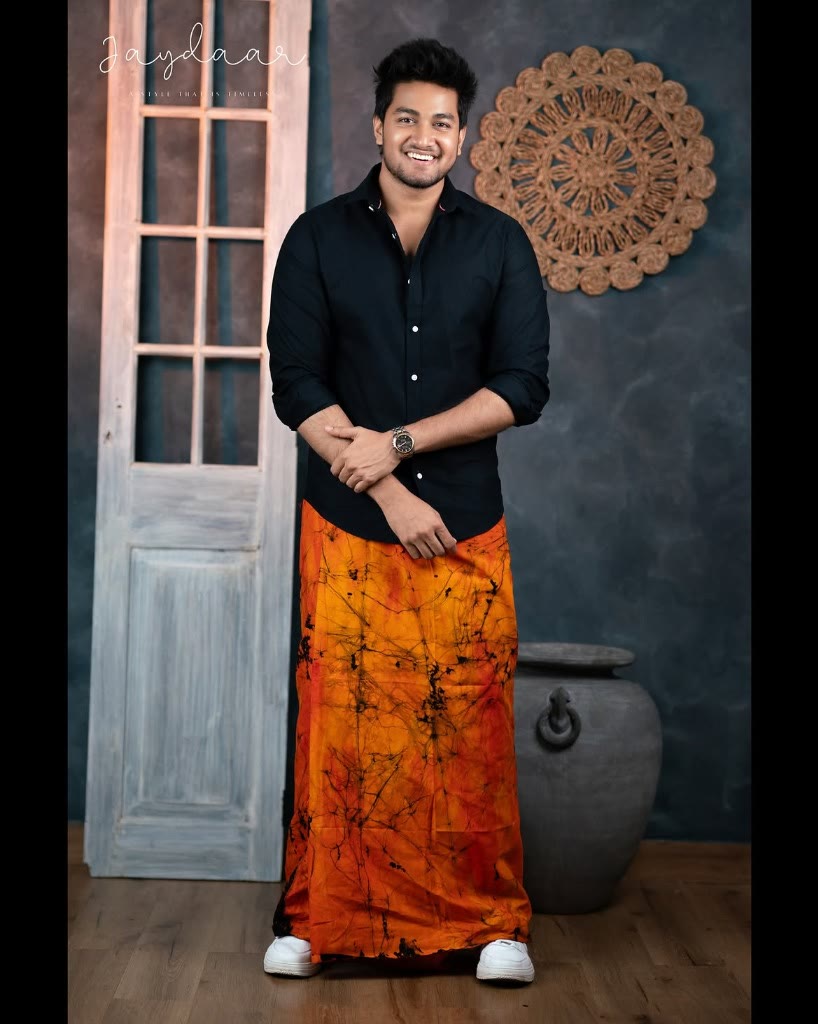 Jaydaar handcrafted men amber flame wax-resist batik sarong